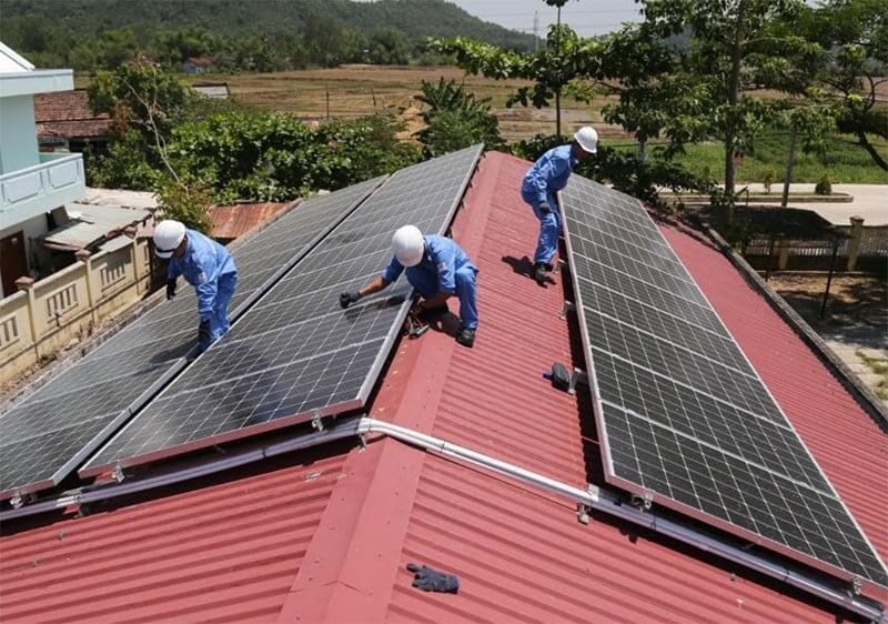 Hơn 5.000 khách hàng tại miền Trung-Tây Nguyên lắp đặt điện mặt trời mái nhà