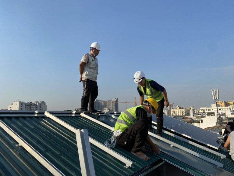 Lắp điện năng lượng mặt trời cho nhà xưởng